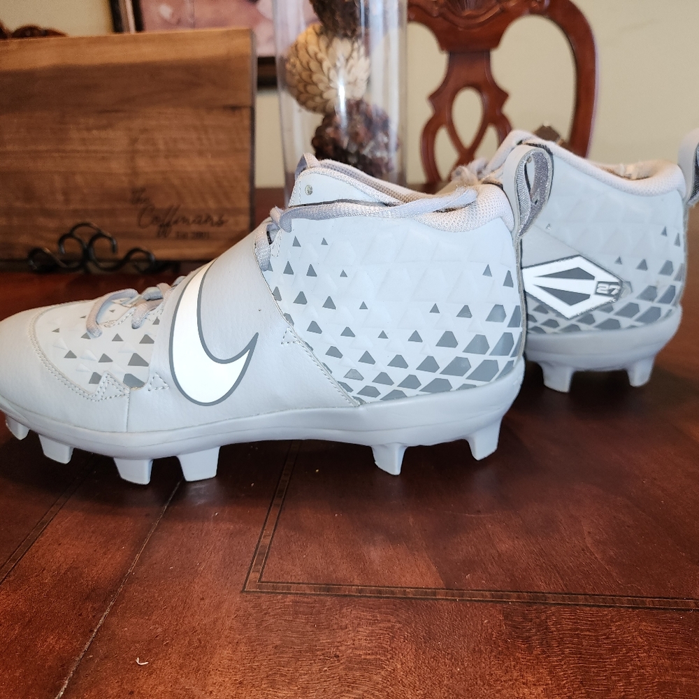 Nike Force Trout 6 baseball cleats. Basically Brand New